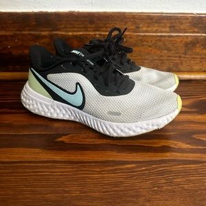 Nike shoes size 7